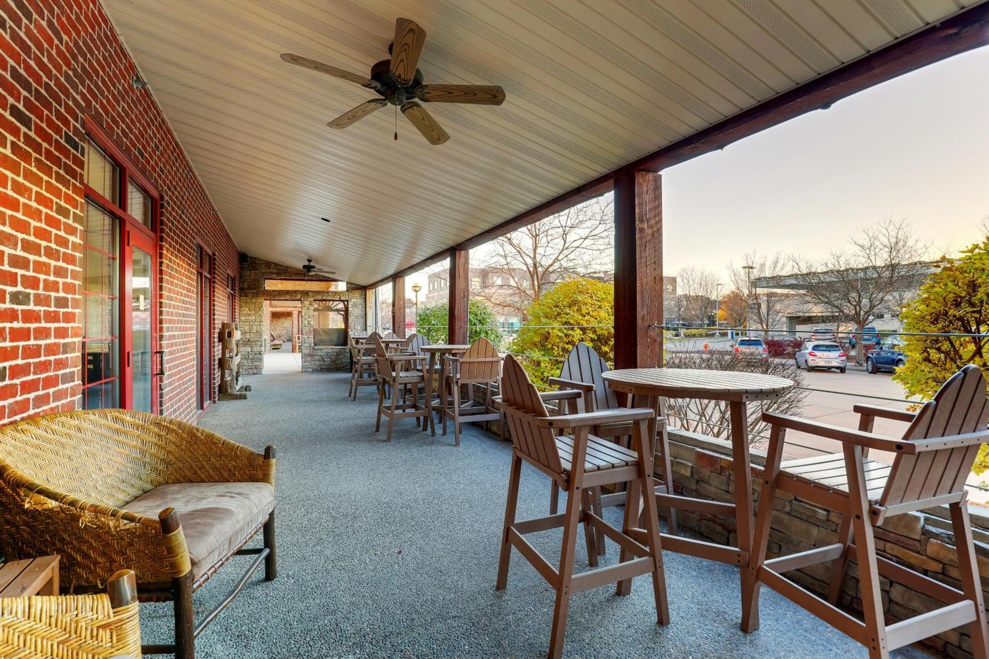 Stoney Creek Hotel モリーン エクステリア 写真