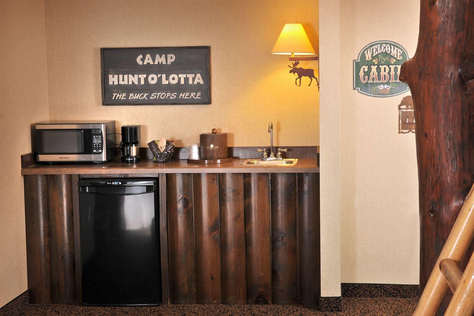 Stoney Creek Hotel モリーン エクステリア 写真